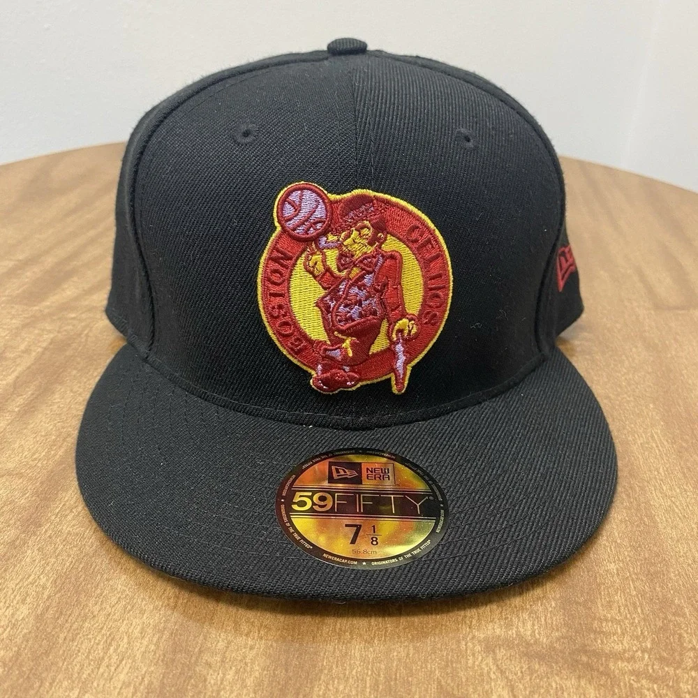 New‎ Era Boston Celtics Retro Logo NBA Black/Burgundy UV 59Fifty Fitted 7 1/8